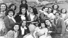 Grupo de mujeres y hombres 1930